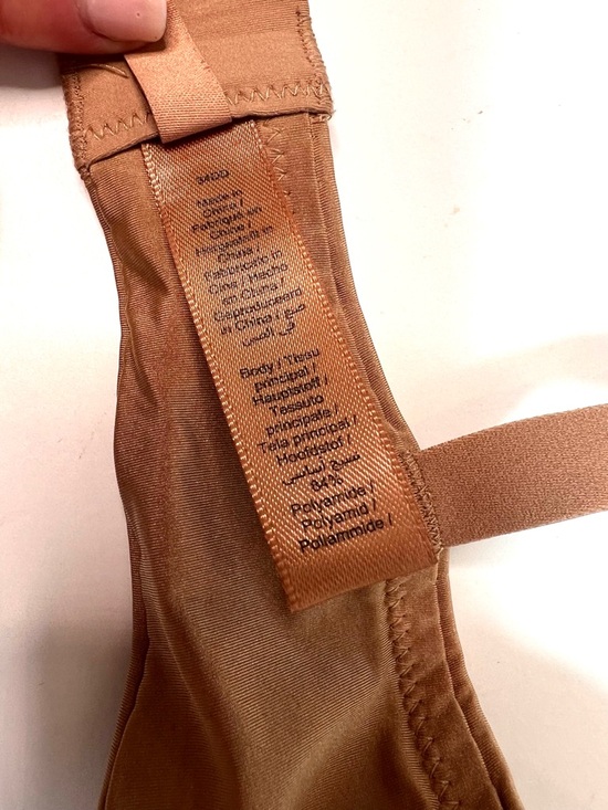 Skims Wireless Form Super Push-up T-shirt Bra 

Size 34DD Bra Size - Picture 7 of 14